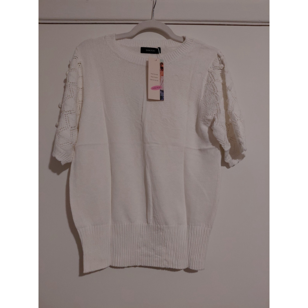Women's Dokotoo Short Sleeve Sweater Top NWT Medium